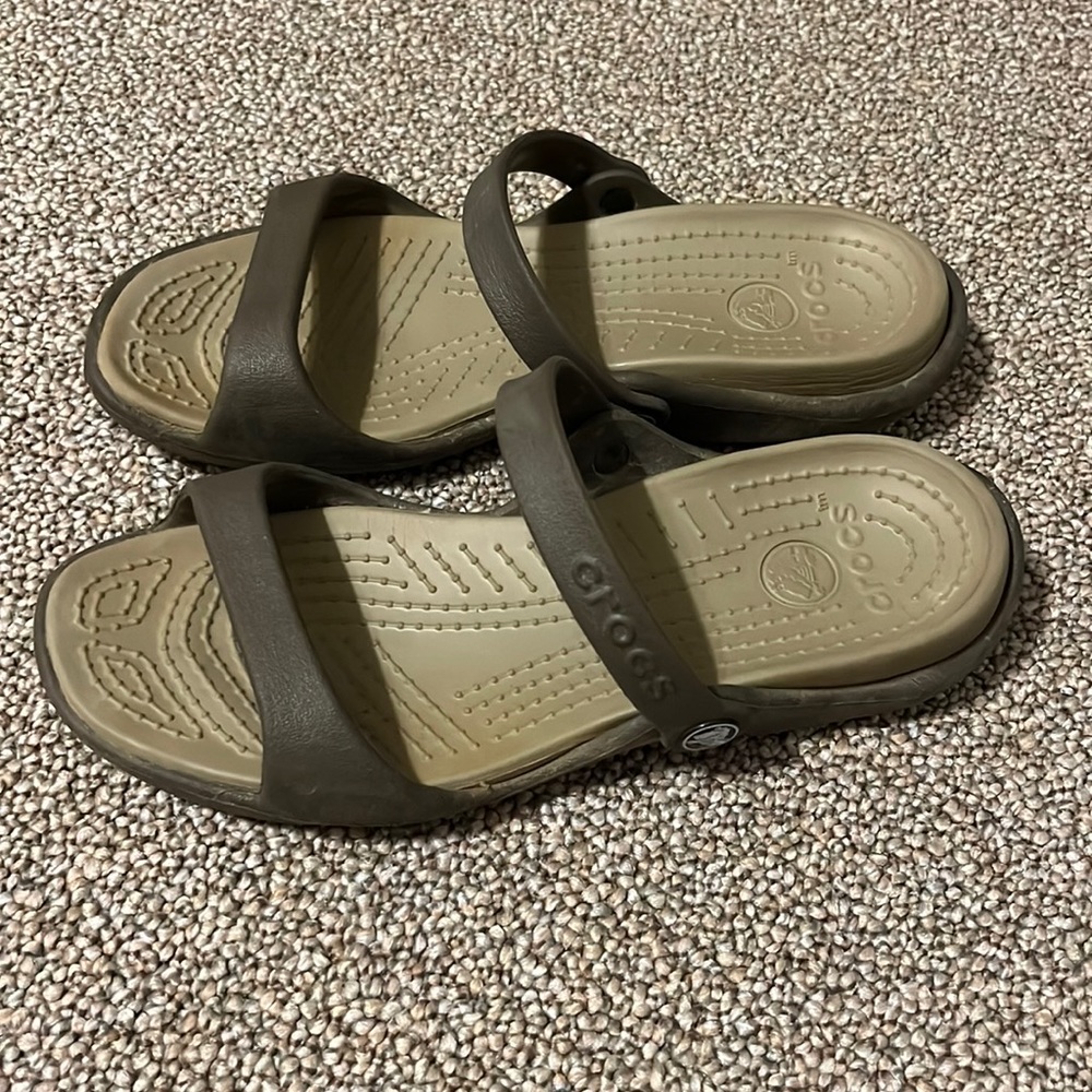 Crocs Women’s Sandals Size 8
